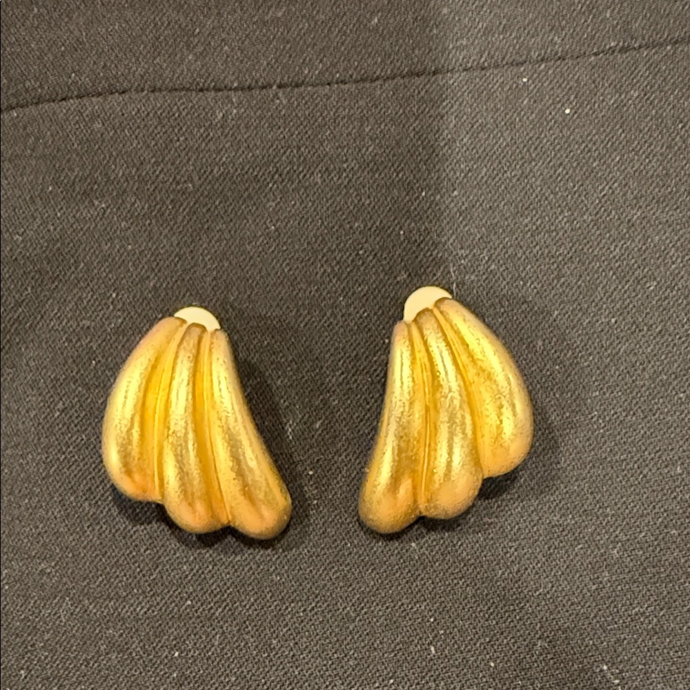Edwin Pearl Gold-Toned Women's Clip Earrings
